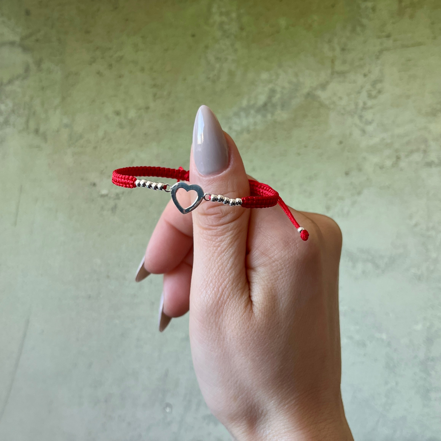 Pulsera Corazón Hueco Plata 925 con Hilo Rojo