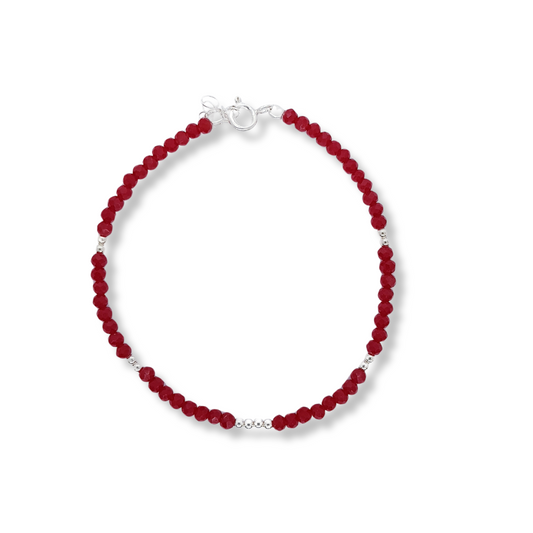 PULSERA DE CRISTALES ROJA CON DETALLES EN PLATA